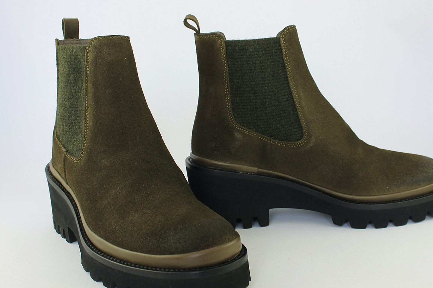 'London' in Olive