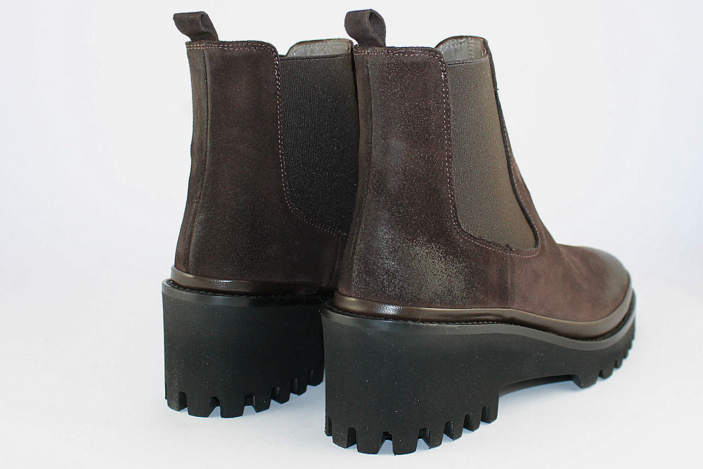 'London 2024' in Chocolate