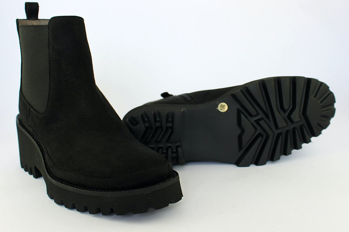 'London' in Black