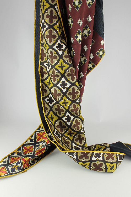 'Fleur de Lys' Silk Triangle