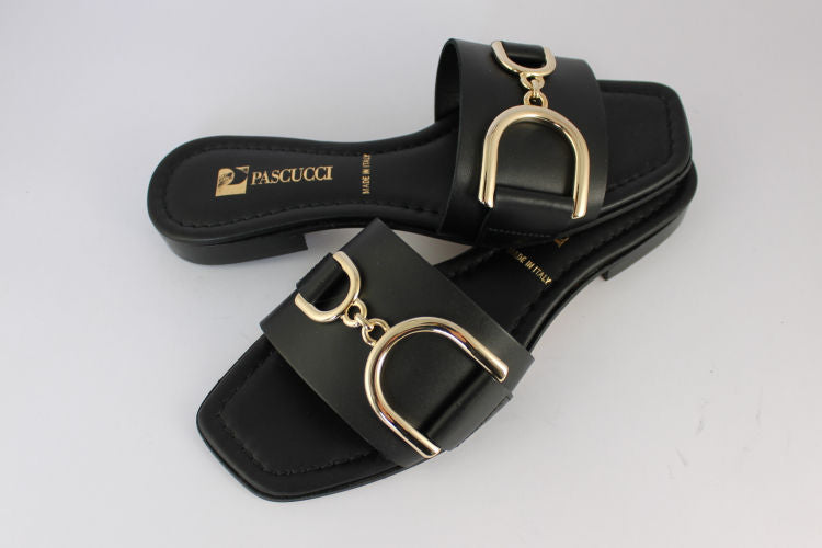 'Matilde' Black Leather Mule With Snaffle