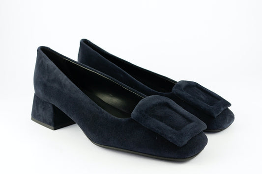 'Hollie' in Navy