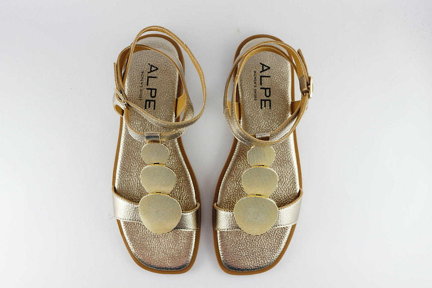 'Julie' in Champagne & Gold