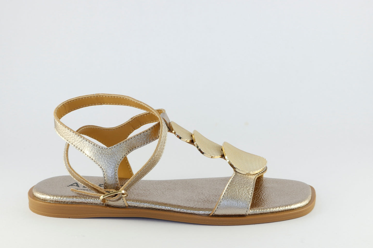 'Julie' in Champagne & Gold