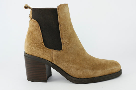 'Alpe Leyna' in Camel Suede