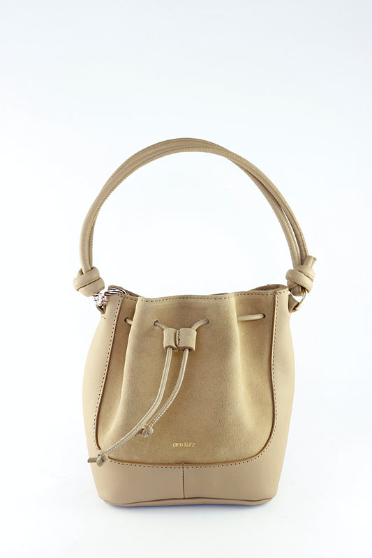 Lily Camel