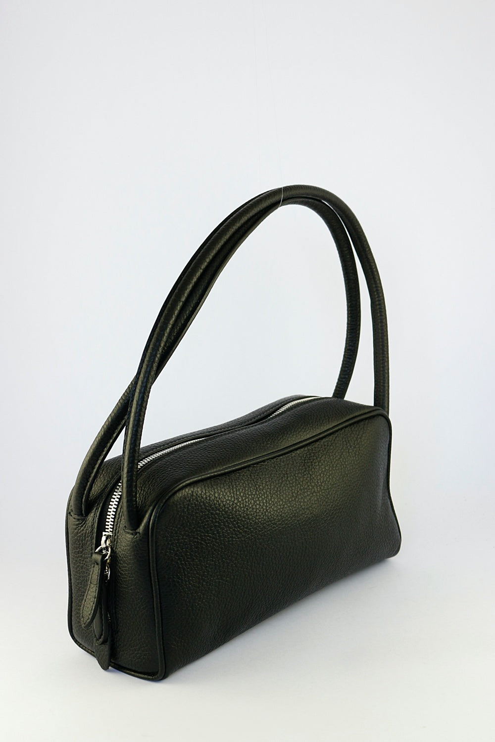 'Amira' in Black