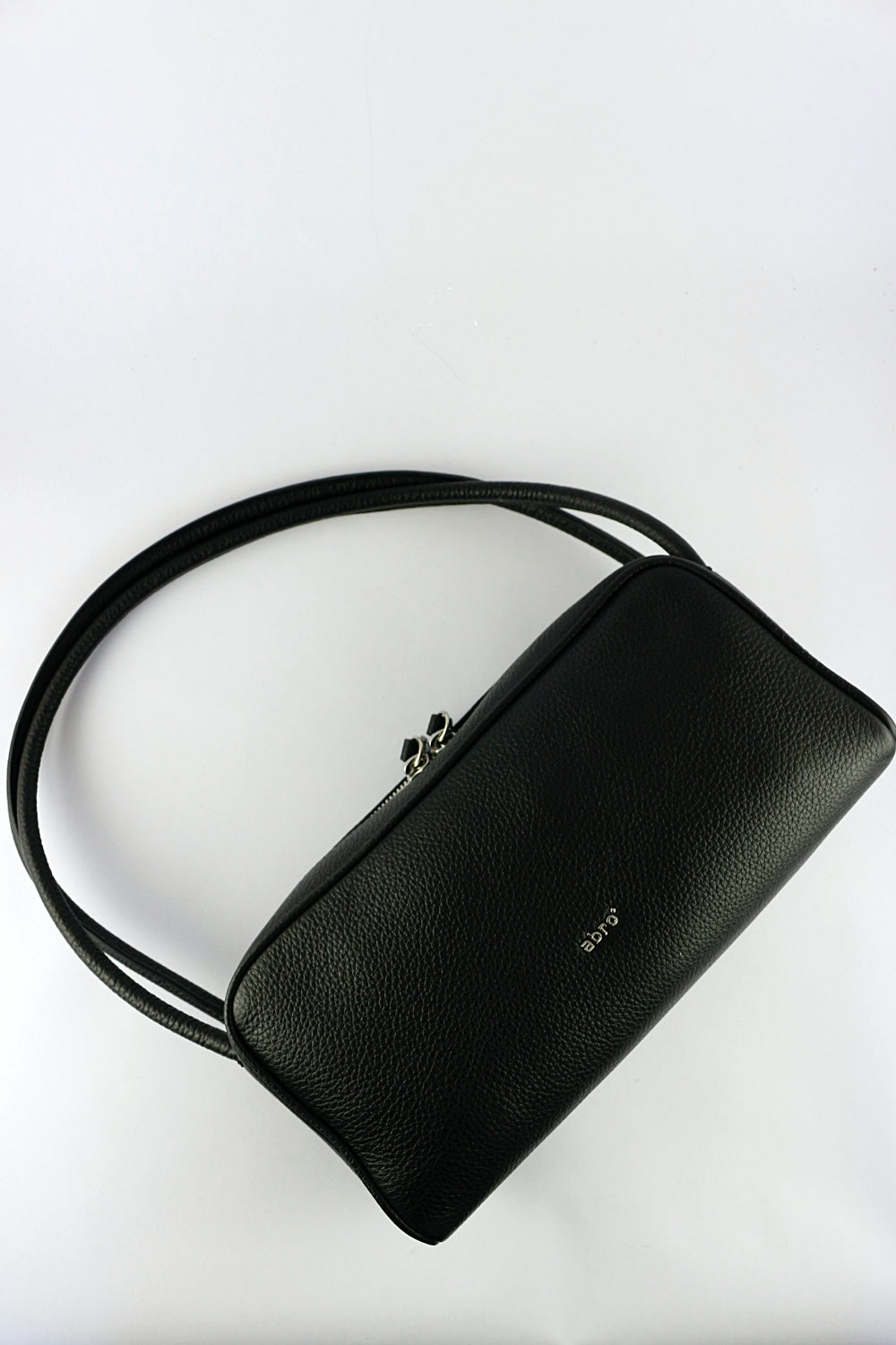 'Amira' in Black