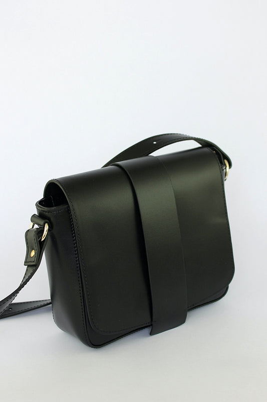 'Clara' in Black