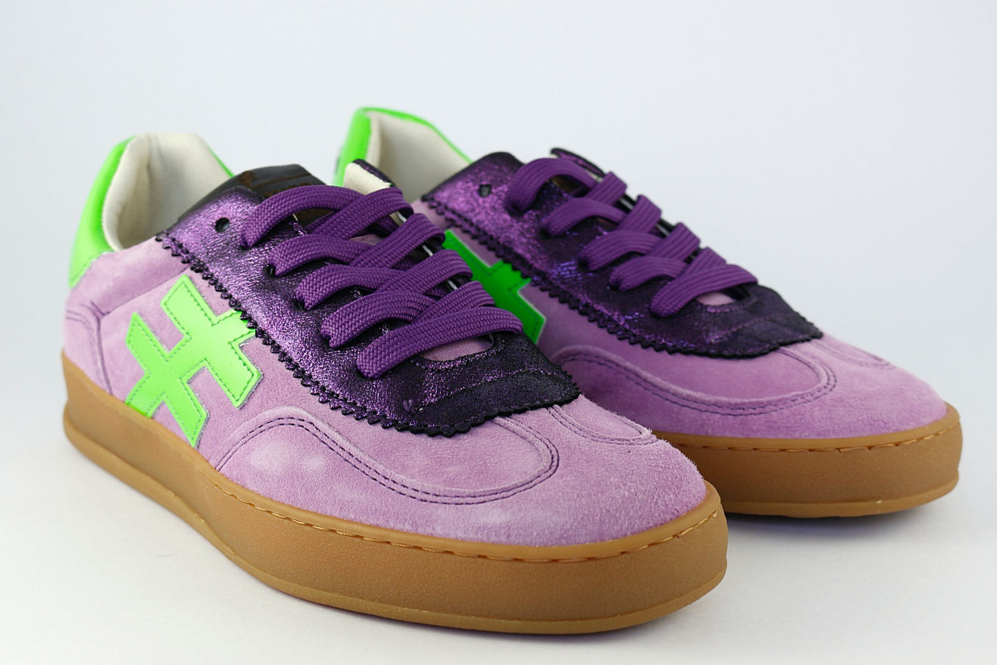 'Iconic II' in Violet