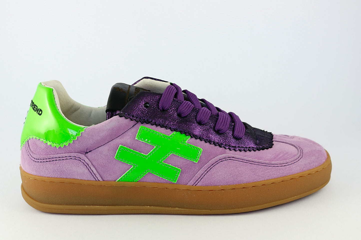 'Iconic II' in Violet