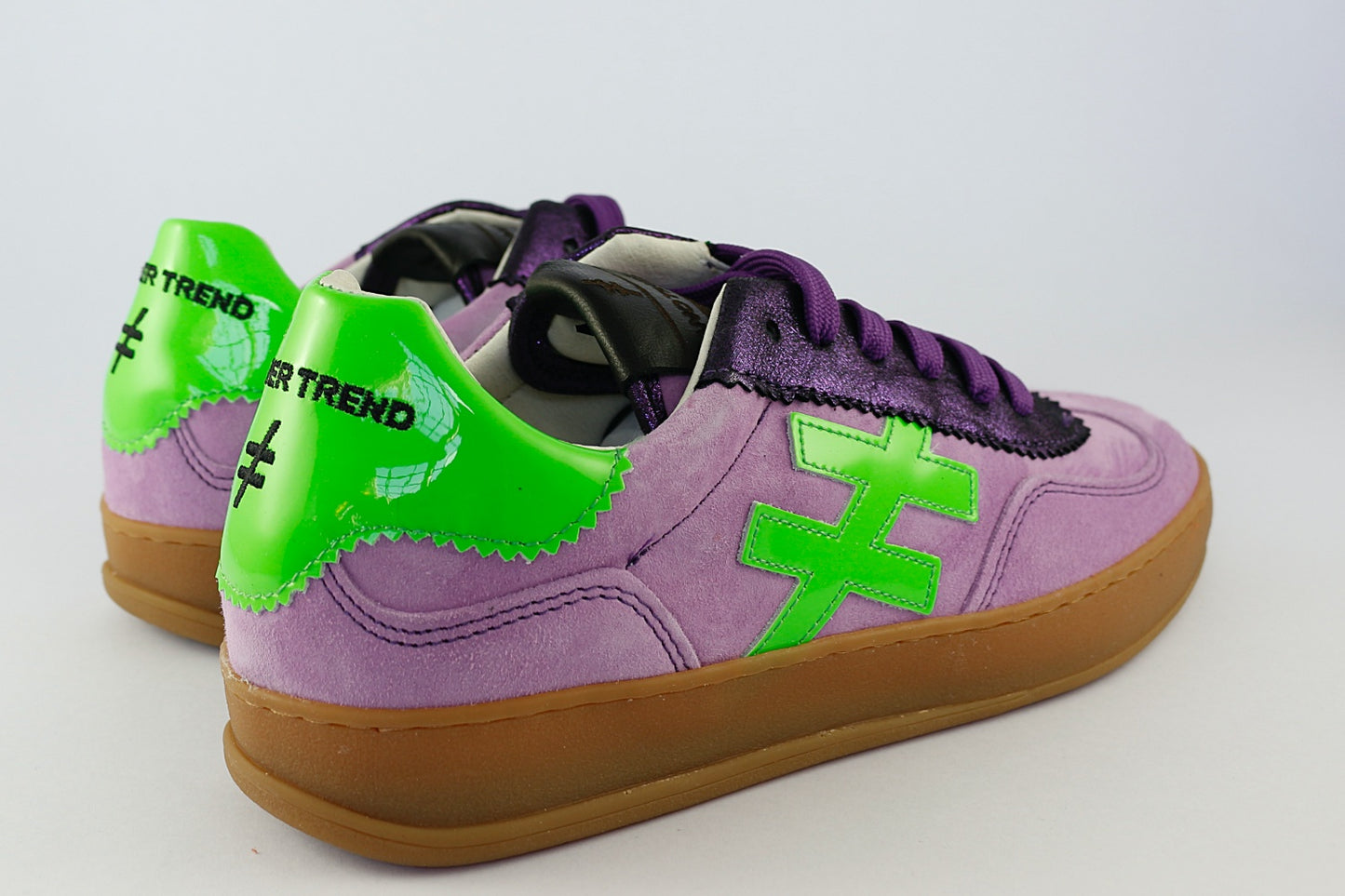 'Iconic II' in Violet