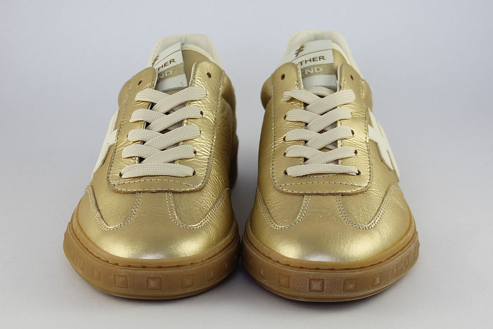 'Iconic II' in Champagne Gold Trainer