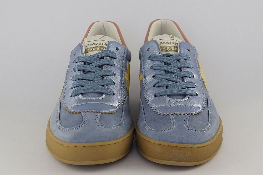 'Iconic II' in Jeans