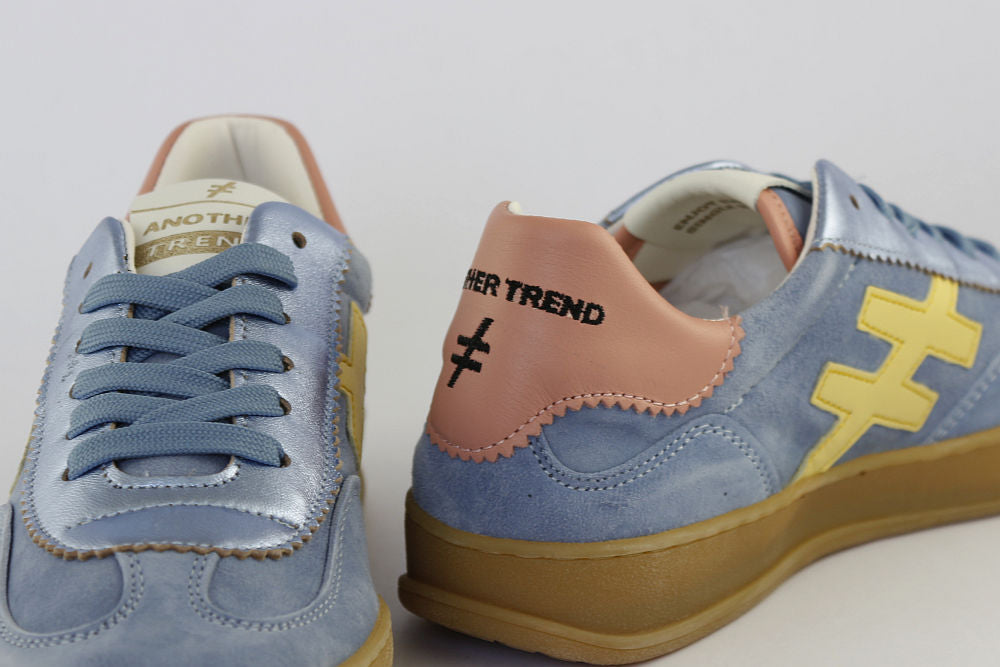 'Iconic II' in Jeans