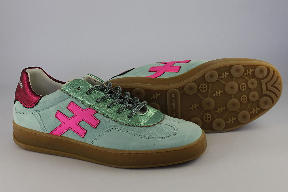 'Iconic II' in Mint