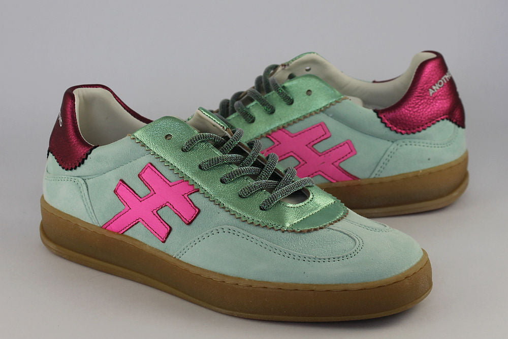 'Iconic II' in Mint