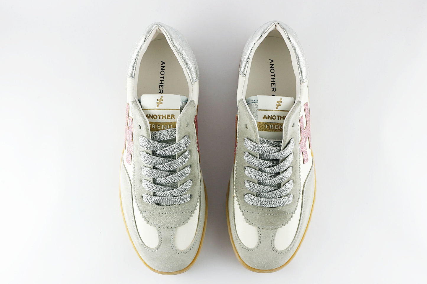 'Iconic II' in White Sparkle