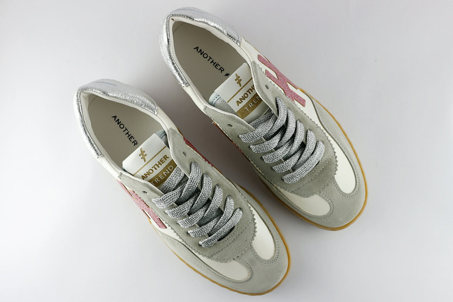 'Iconic II' in White Sparkle