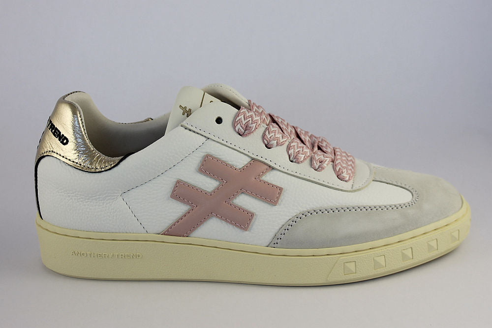 'Iconic II' in White Trainer