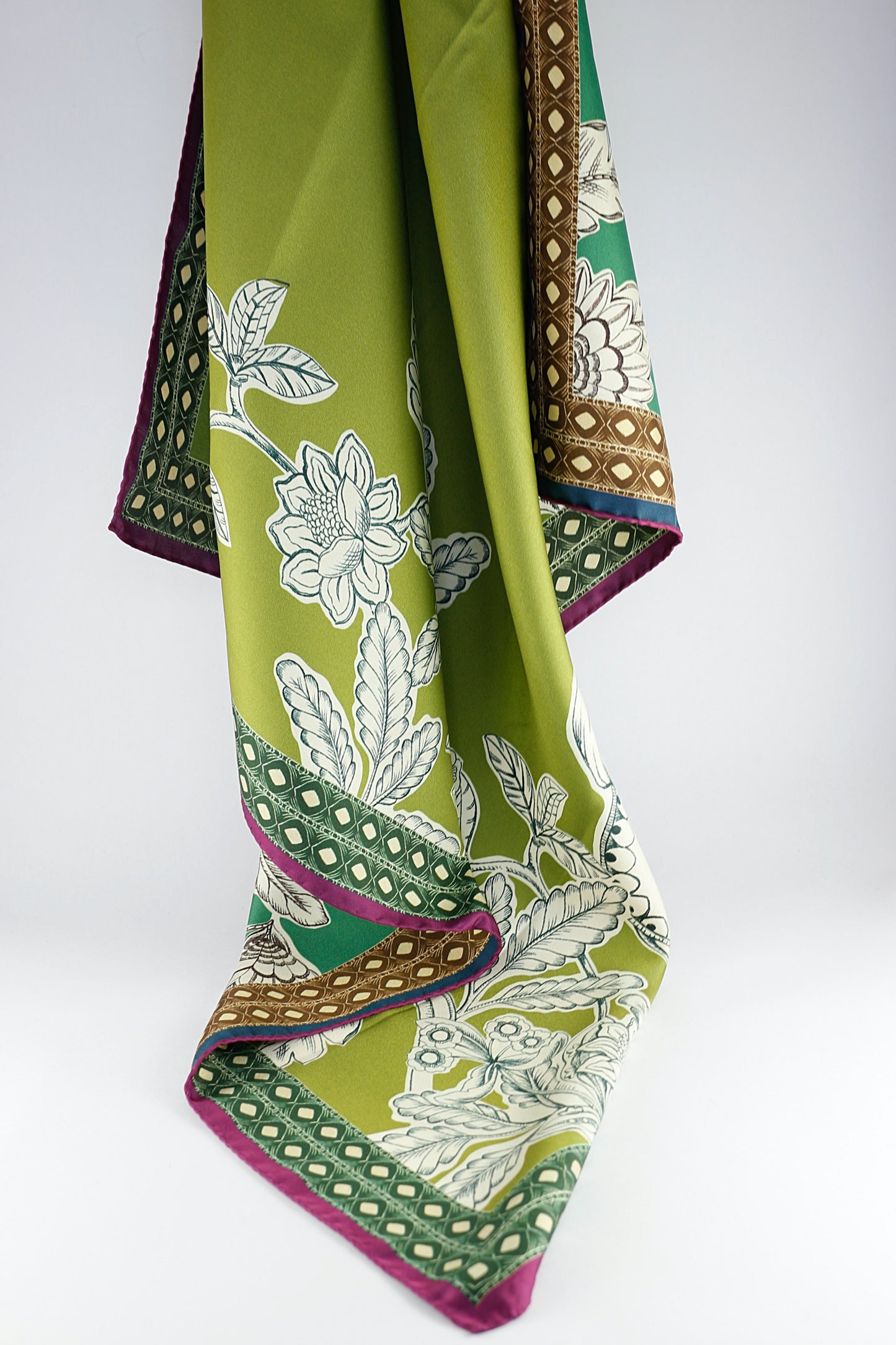 'Venetian Garden' in Olive