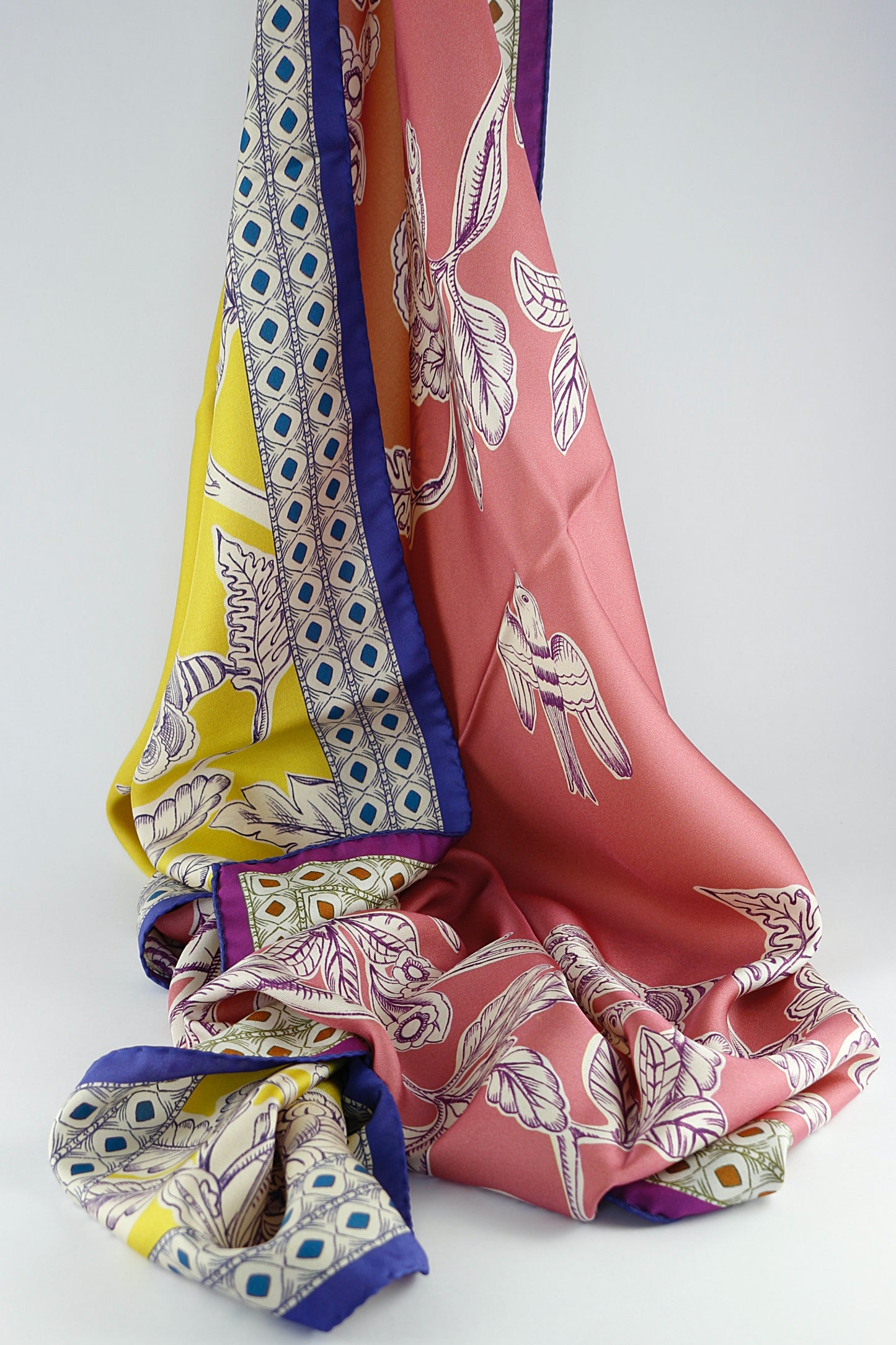 'Venetian Garden' in Mustard