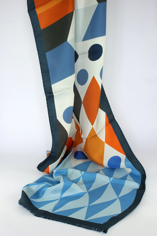 'Circus' in Blue