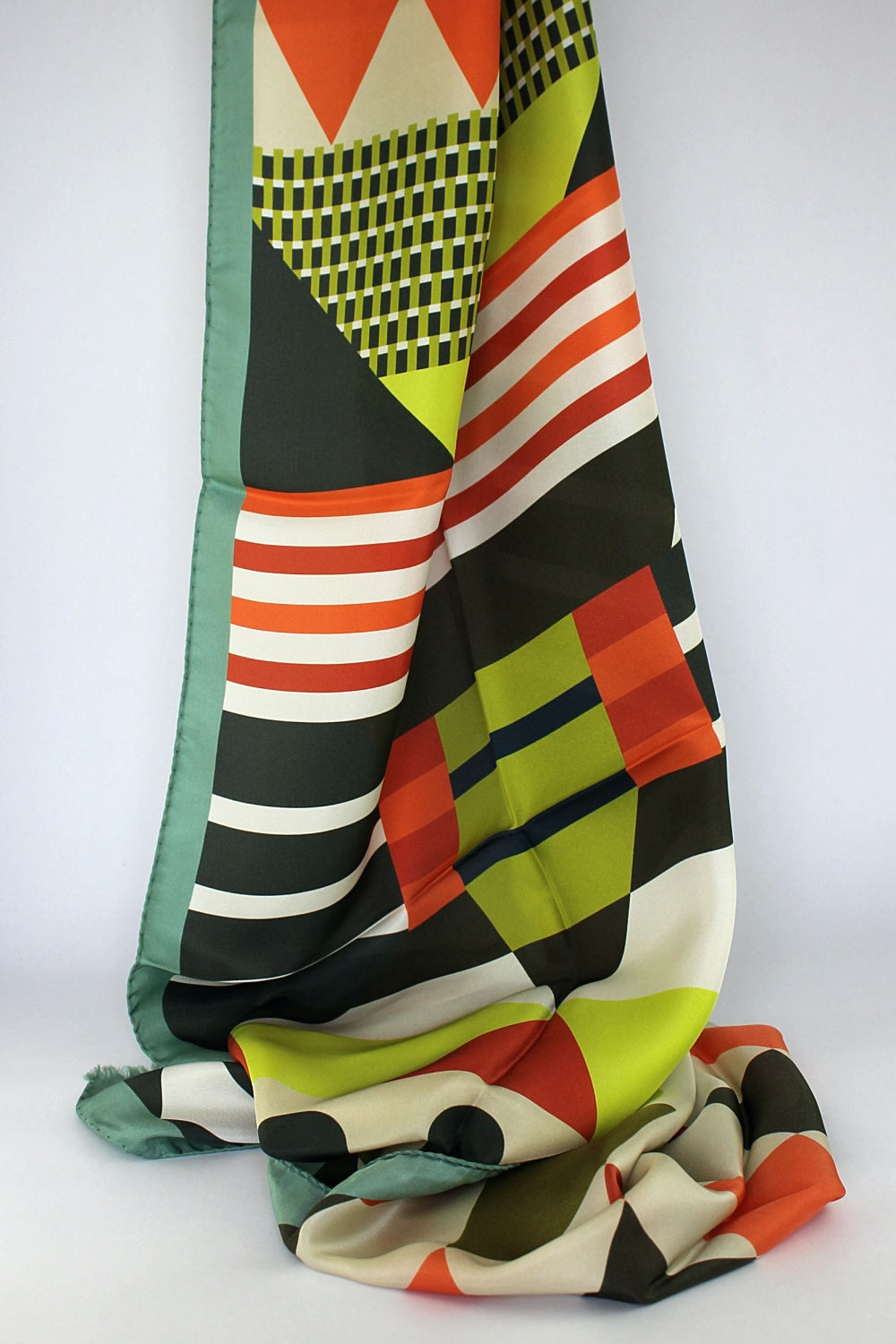 'Circus' in Green