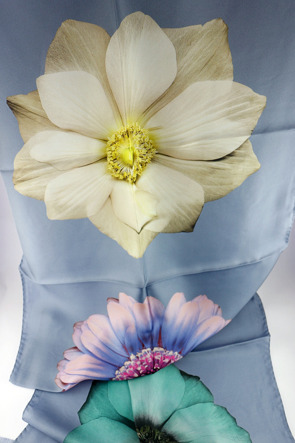 'Luminous Flower' in Blue