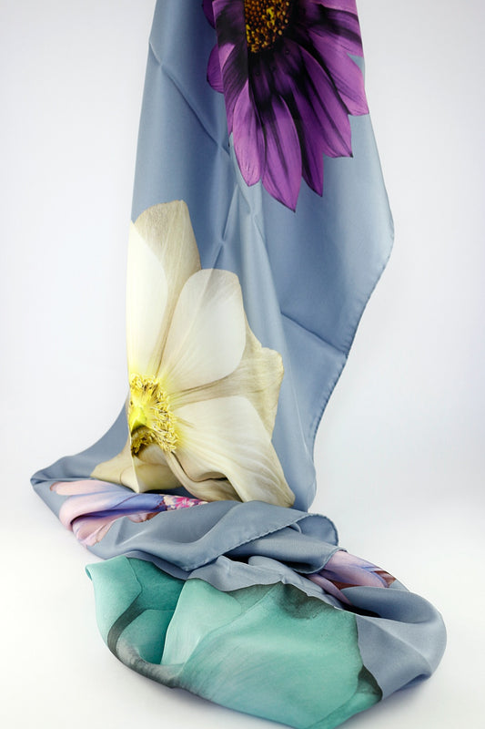 'Luminous Flower' in Blue