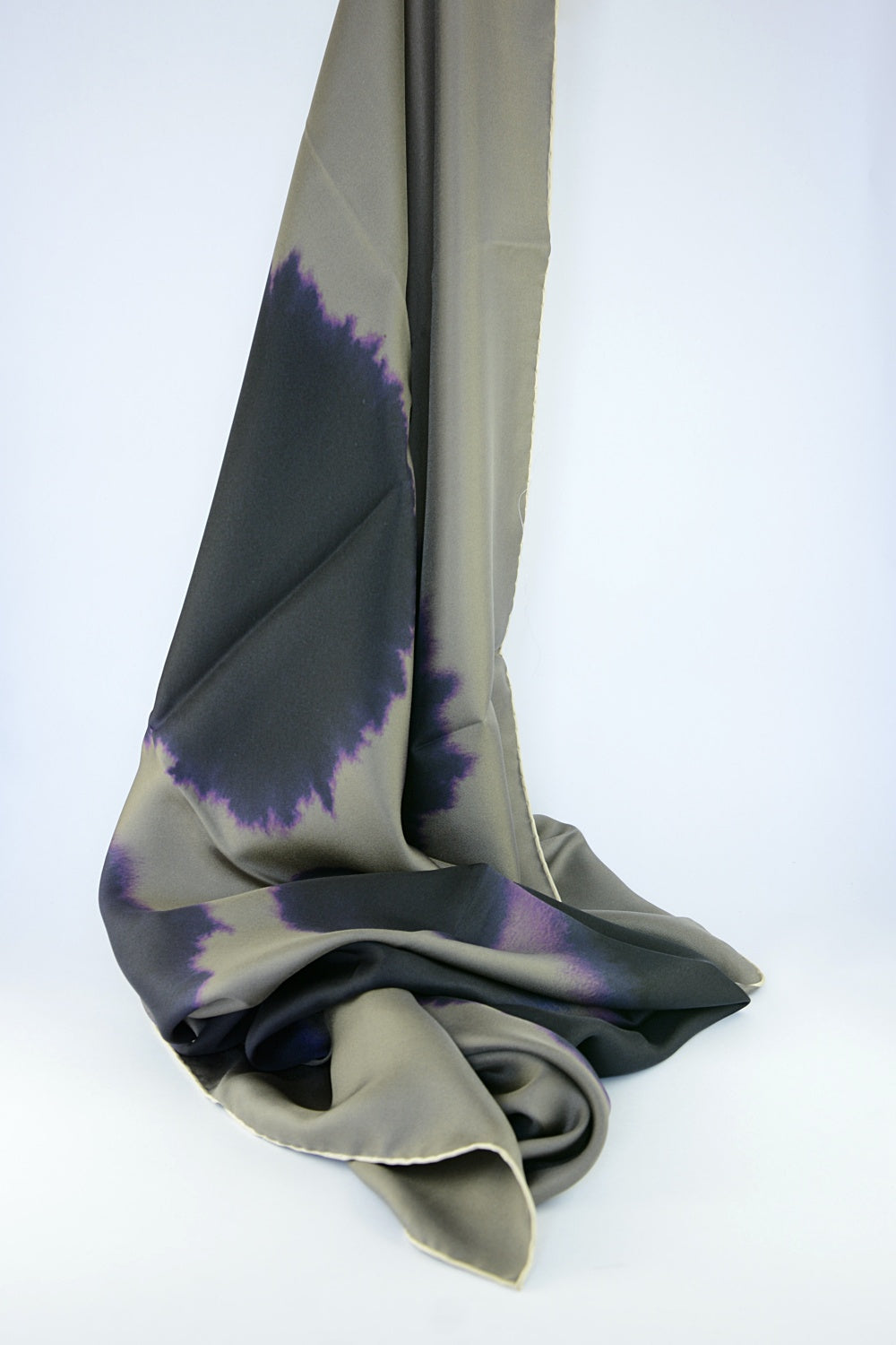 'Silk Splash' in Pewter & Purple