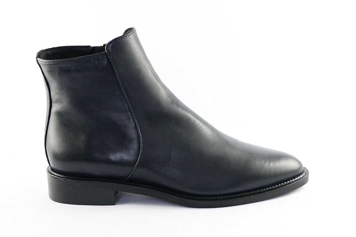 Ester Navy