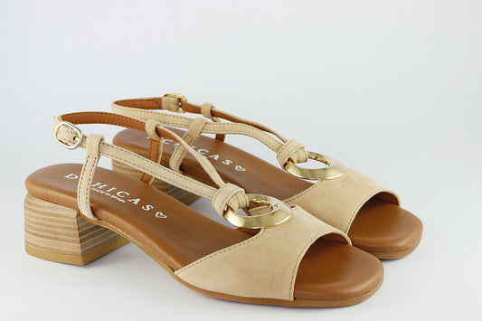 Charis in Tan