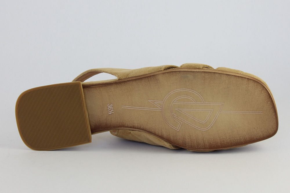 'Elsa' Sandal in Sand