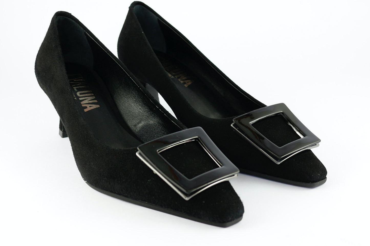 'Cingoli' in Black