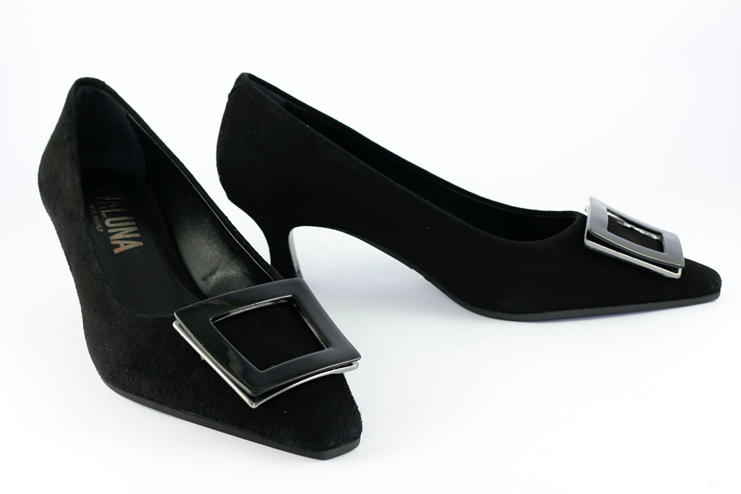 'Cingoli' in Black