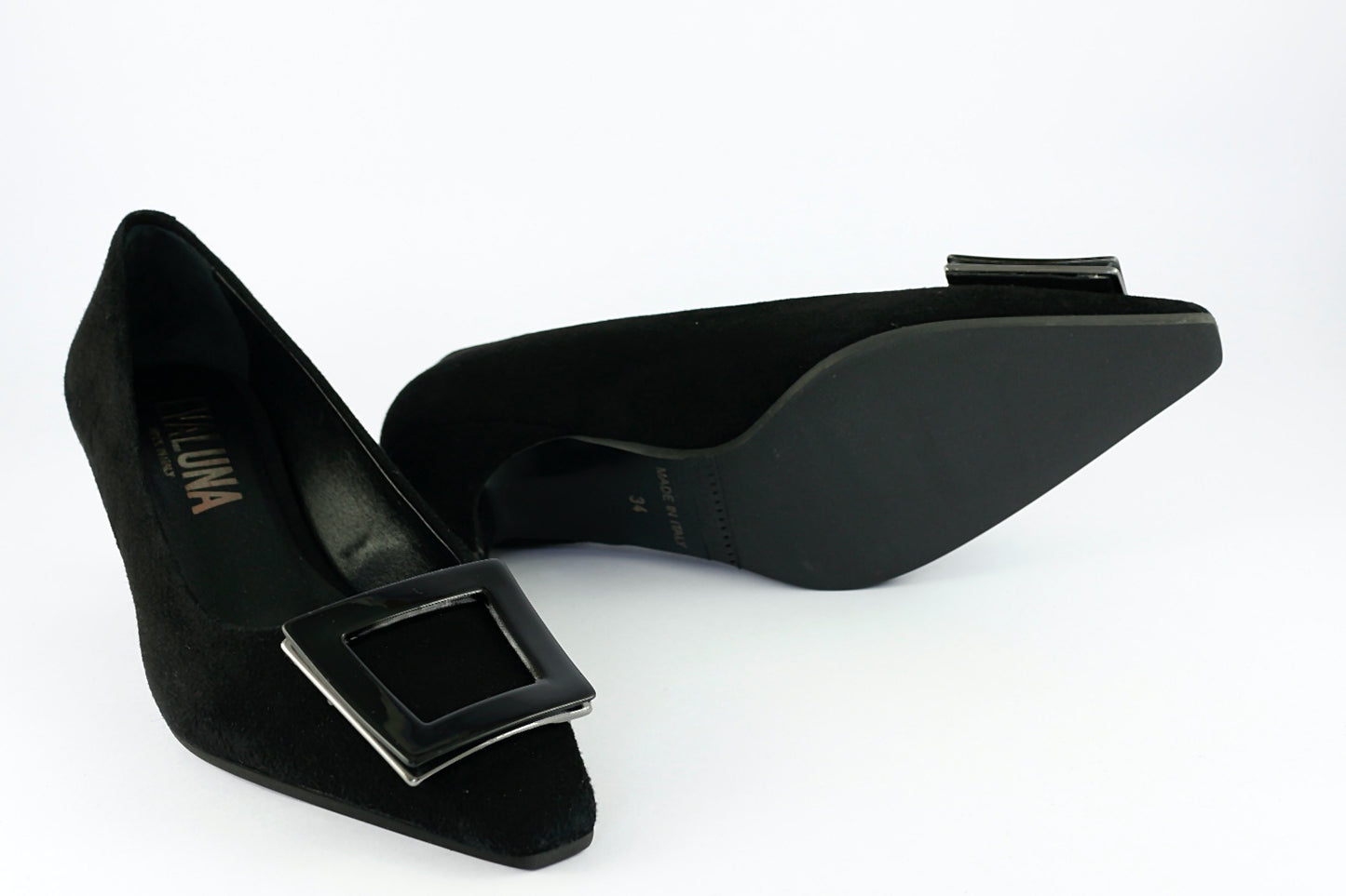 'Cingoli' in Black