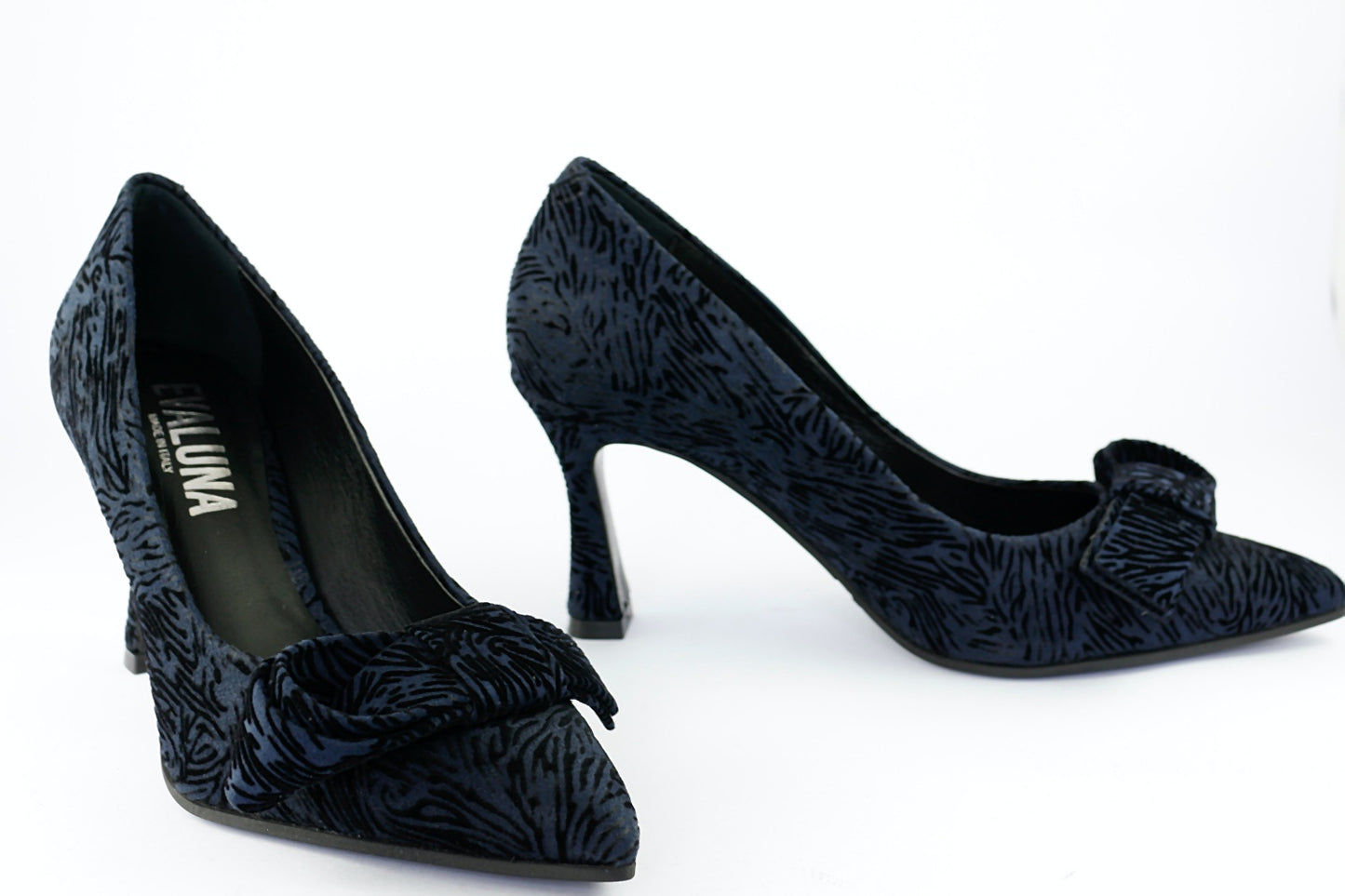 'Pienza' in Navy