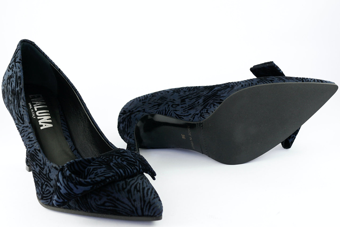 'Pienza' in Navy