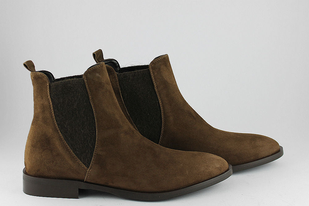 'Elettra' Brown Pointed Suede Ankle Boot