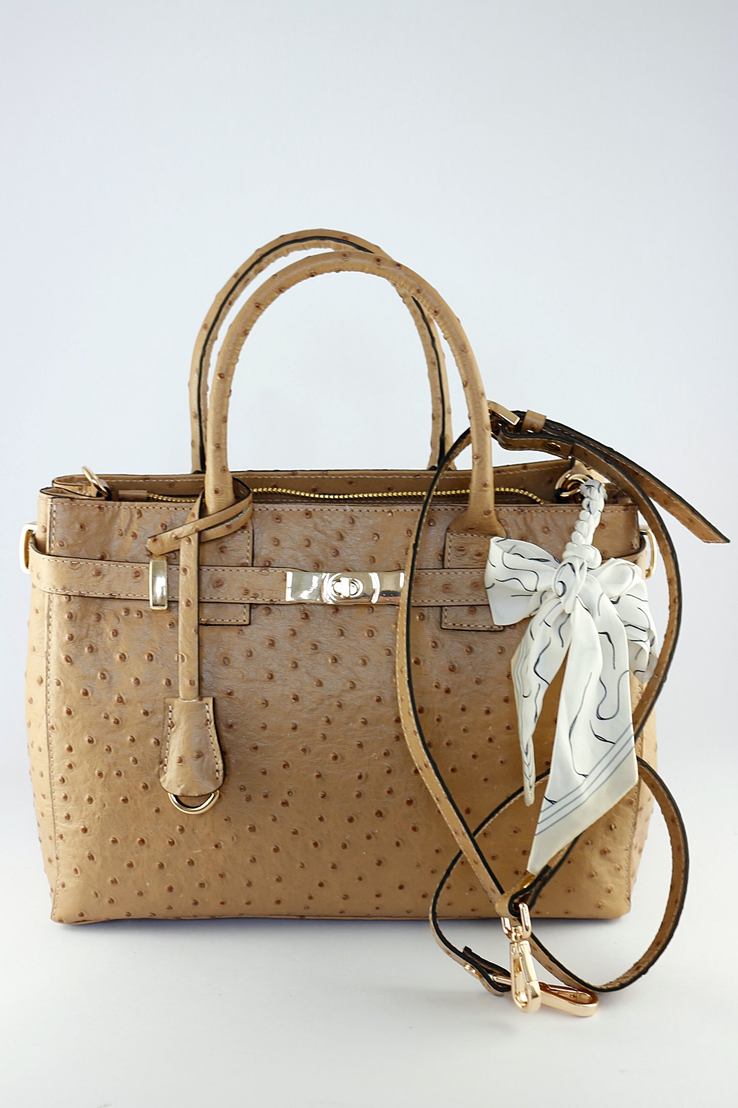 'Lucia' in Camel