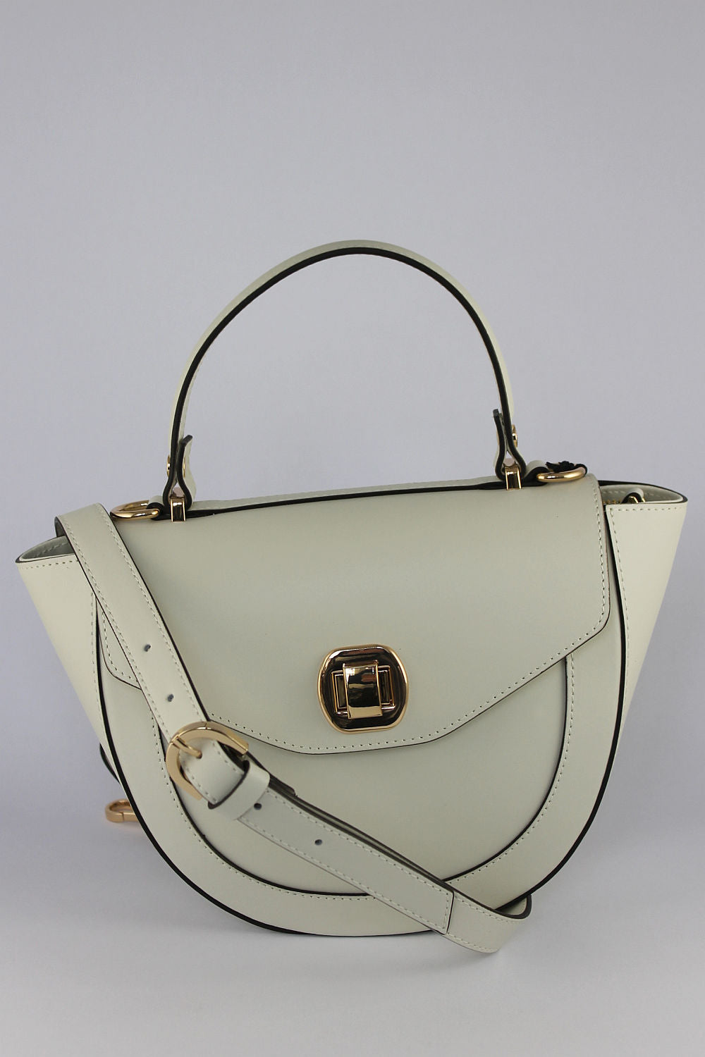 'Ginerva' in Ivory