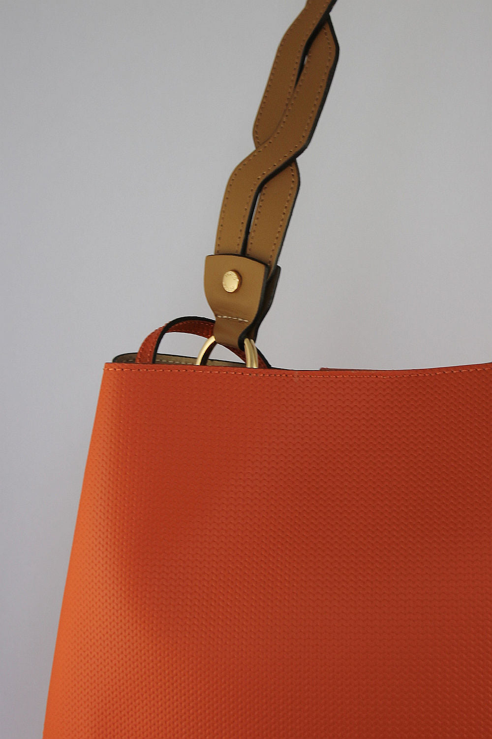 'Gabrielle' in Dark Coral