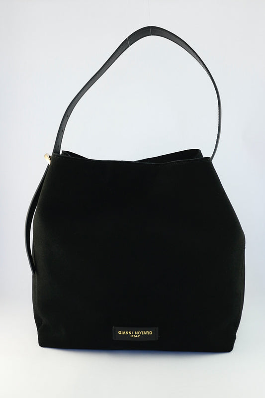 'Elara' n Black