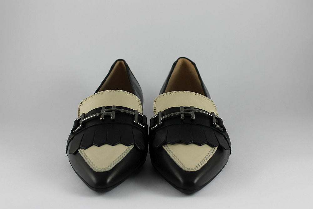 'Dali-Tuxe' Black and Almond Pointed Loafer