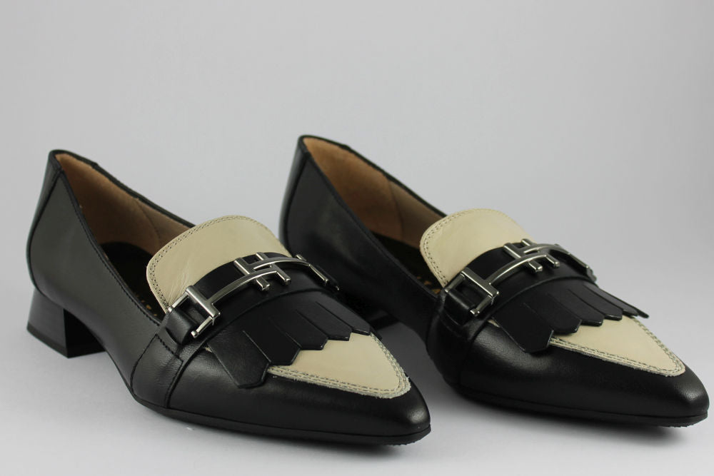 'Dali-Tuxe' Black and Almond Pointed Loafer