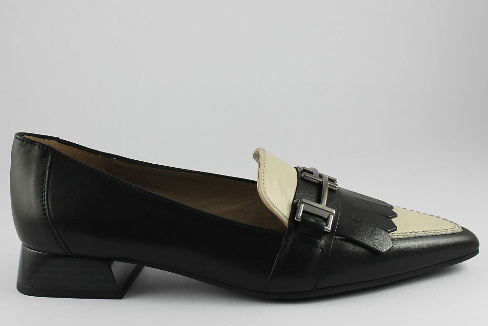 'Dali-Tuxe' Black and Almond Pointed Loafer