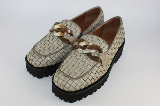 'Carmen' Cream Woven Leather Loafers