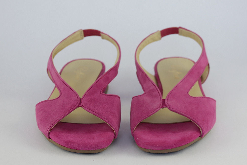 'Cristina' in Pink