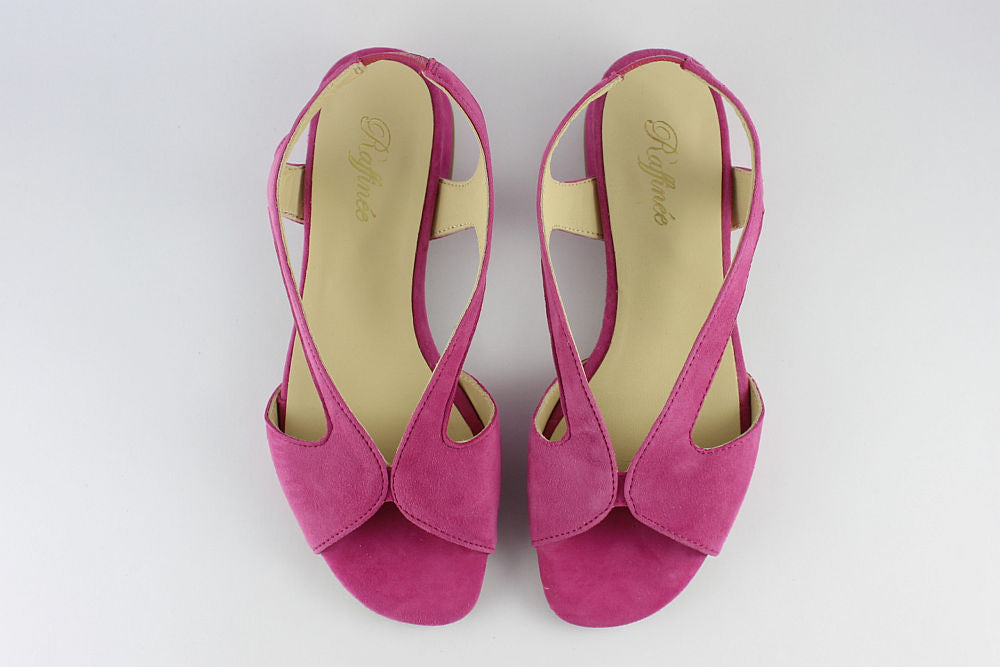 'Cristina' in Pink